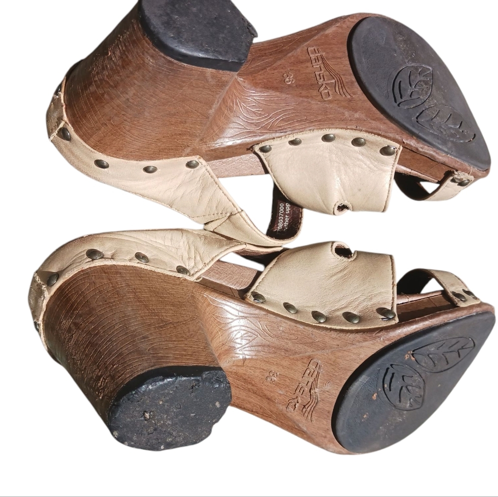 Dansko NIGELLA Tan Sandals with Contoured Footbed - Picture 4 of 5